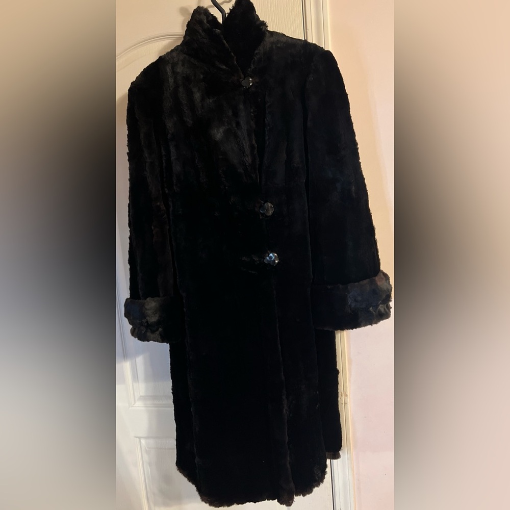 Elegant Stylish Black Fur Coat